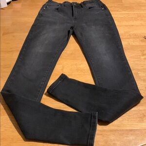 Judy Blue Black Skinny Jeans with Stretch and Modern Fit